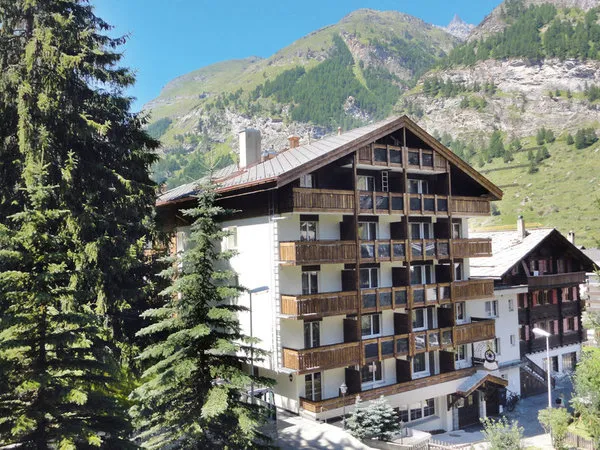 Hotel Holiday