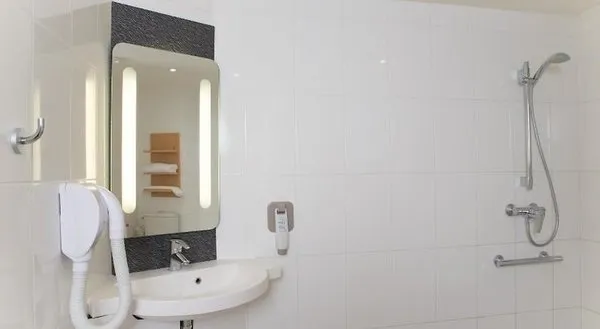 Hôtel ibis Paris Brancion Parc des Expositions 15ème