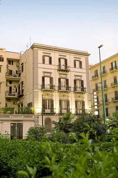 Hotel Joli
