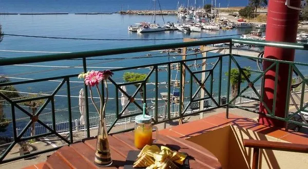 Hotel Papagalos