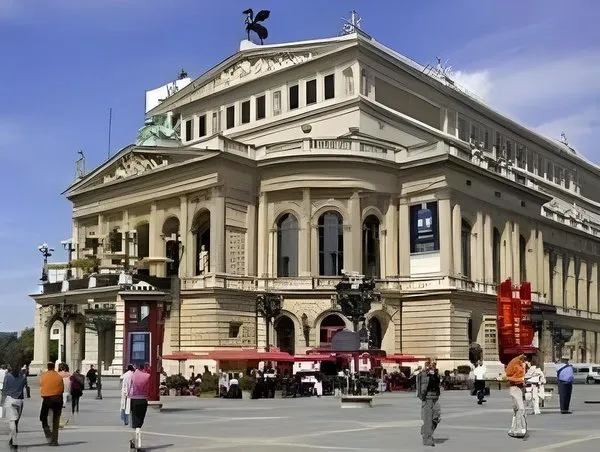 Hotel Plaza