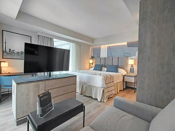 Hotel Riu Plaza Toronto