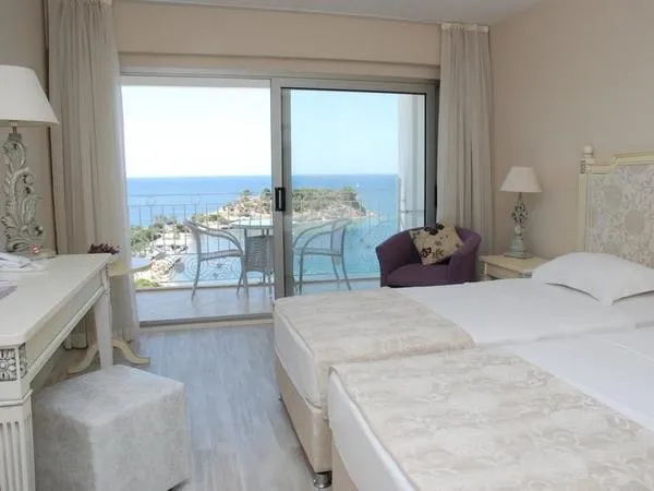 Hotel Rosy Suites