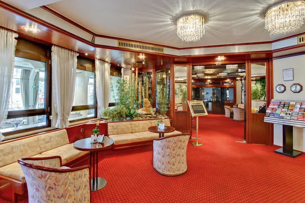 Hotel Senator