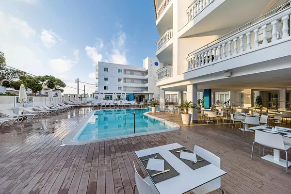 Hotel Triton Beach