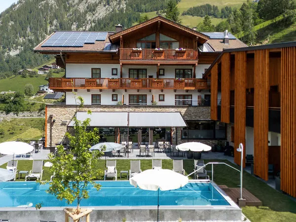 Hotel & Chalet Dorfer