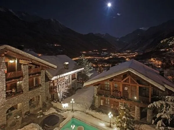 Hotel Village Montana
