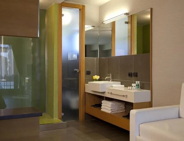 Hotel Zone