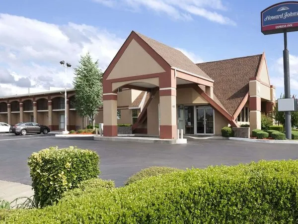 Howard Johnson by Wyndham Oklahoma City Airport/ Fairgrounds