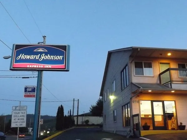 Howard Johnson by Wyndham Roseburg