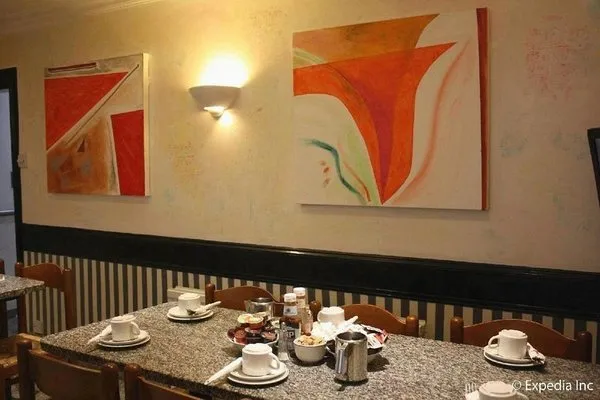 Howard Winchester Hotel