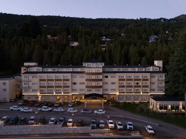 Huinid Pioneros Hotel