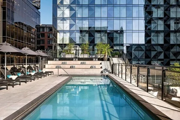 Humaniti Hotel Montreal Autograph Collection