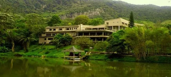 Hunas Falls Hotel