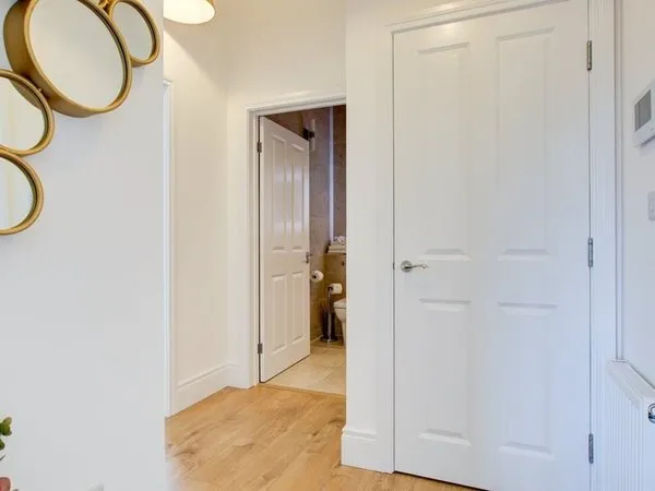 Hybrid Resi New Malden