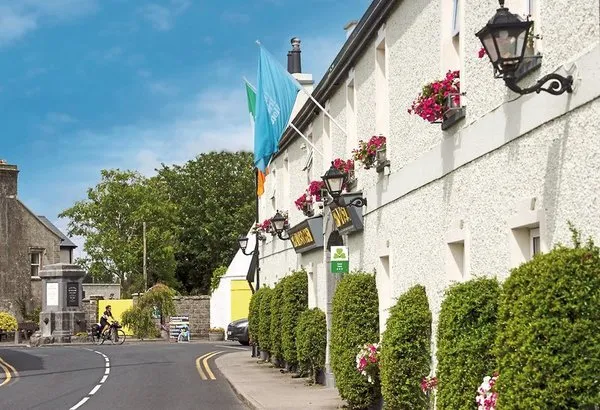 Hylands Burren Hotel