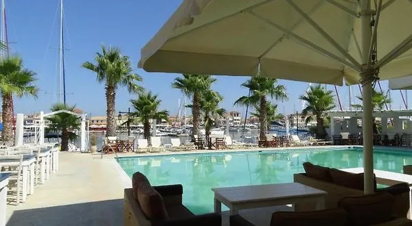 Ianos Hotel