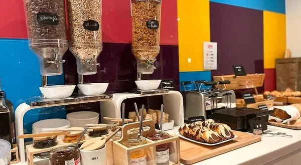 ibis Styles Paris Tolbiac Bibliotheque
