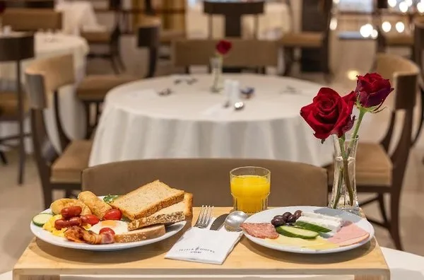 Ilisia Hotel