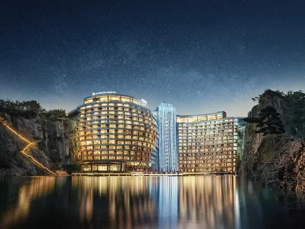Intercontinental Shanghai Wonderland