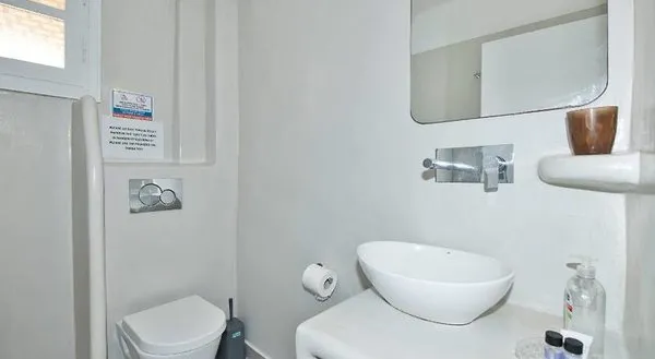 Ira Apartments