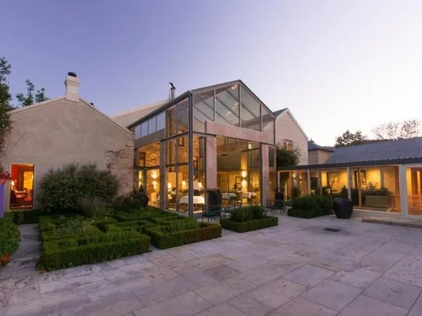 Islington Hotel