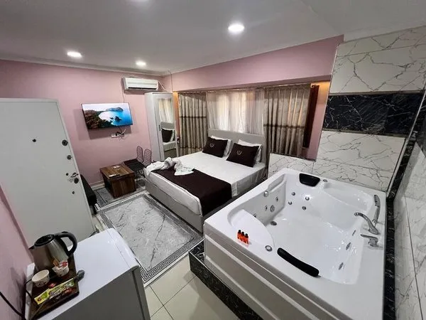 Istanbul Palace Hotel