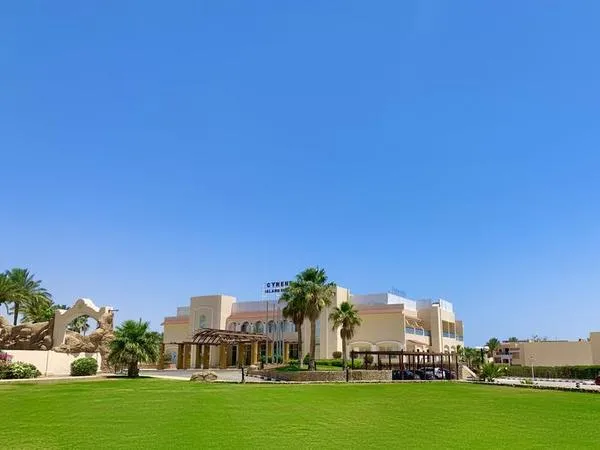 Ivy Cyrene Island Aqua Park Resort