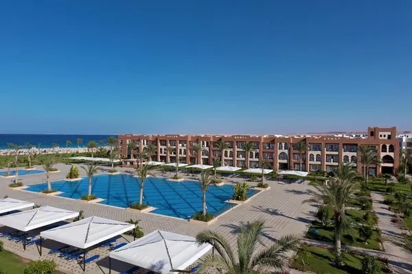 Jaz Oriental, Almaza Bay