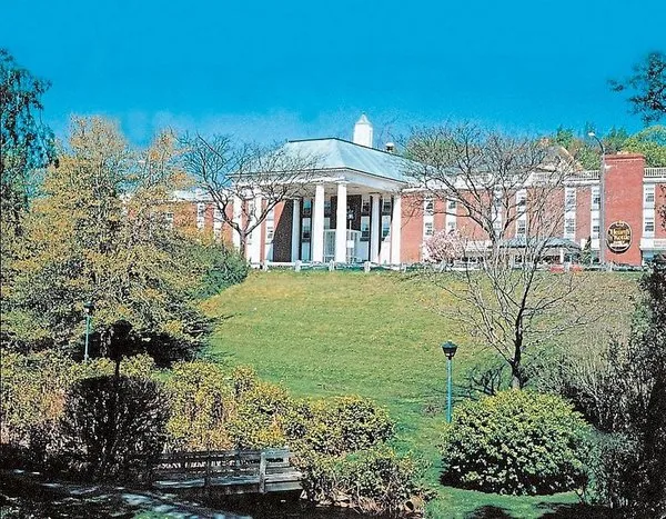 John Carver Inn & Spa
