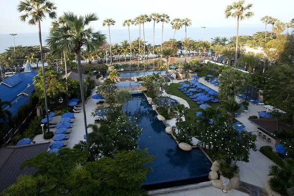 Jomtien Palm Beach Hotel & Resort