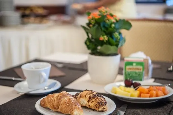 Just Hotel Saronno