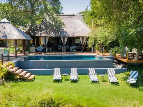 Khaya Ndlovu Safari Manor