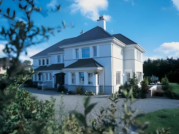 Killarney Lodge