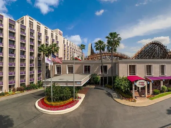Knott's Berry Farm Hotel