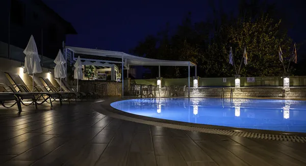 Konstantinos Hotel & Apartments
