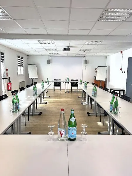 Kyriad Direct Reims Bezannes