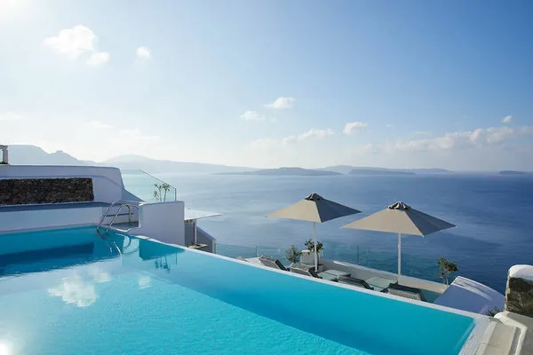 La Perla Villas & Suites