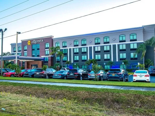 La Quinta Inn & Suites by Wyndham Clearwater South