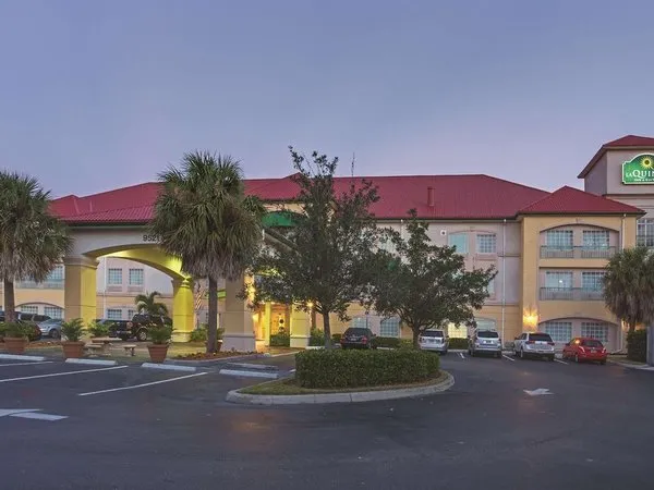 La Quinta Inn & Suites by Wyndham Fort Myers Airport