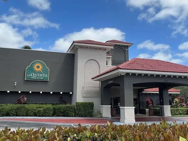 La Quinta Inn & Suites by Wyndham Ft Lauderdale Cypress Cr