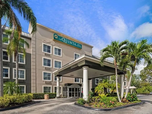 La Quinta Inn & Suites by Wyndham Naples East (I-75)