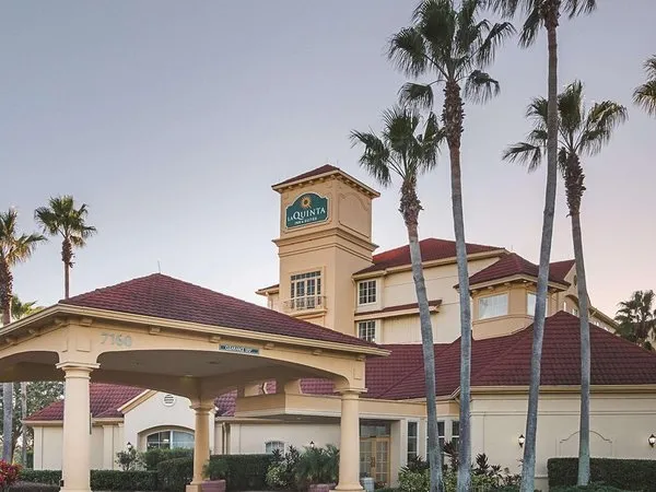 La Quinta Inn & Suites by Wyndham Orlando Airport North