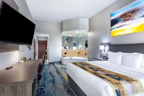 La Quinta Inn & Suites by Wyndham Tampa Central