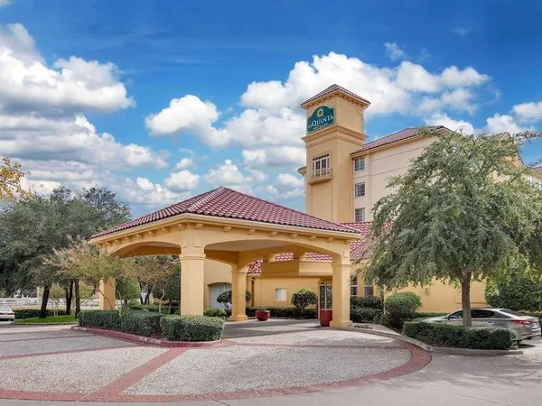 La Quinta Inn & Suites Dallas North Central