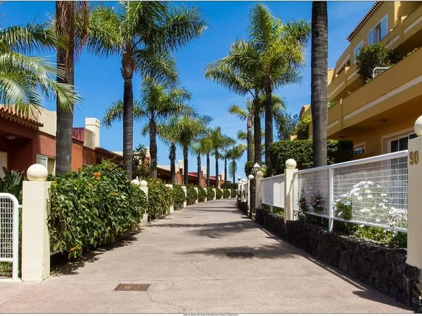 La Quinta Park Suites