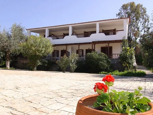 Laka Apartments and Studios Stoupa