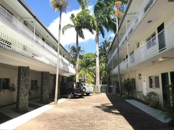 Hotel Lake Central Cairns