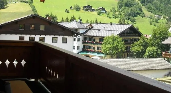 Landhaus & Appartementhaus Haussteiner