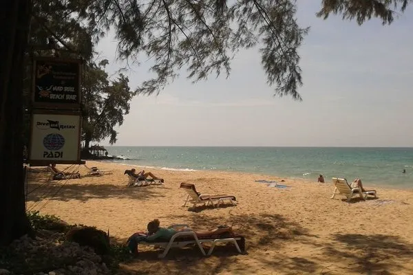 Lanta Castaway Beach Resort